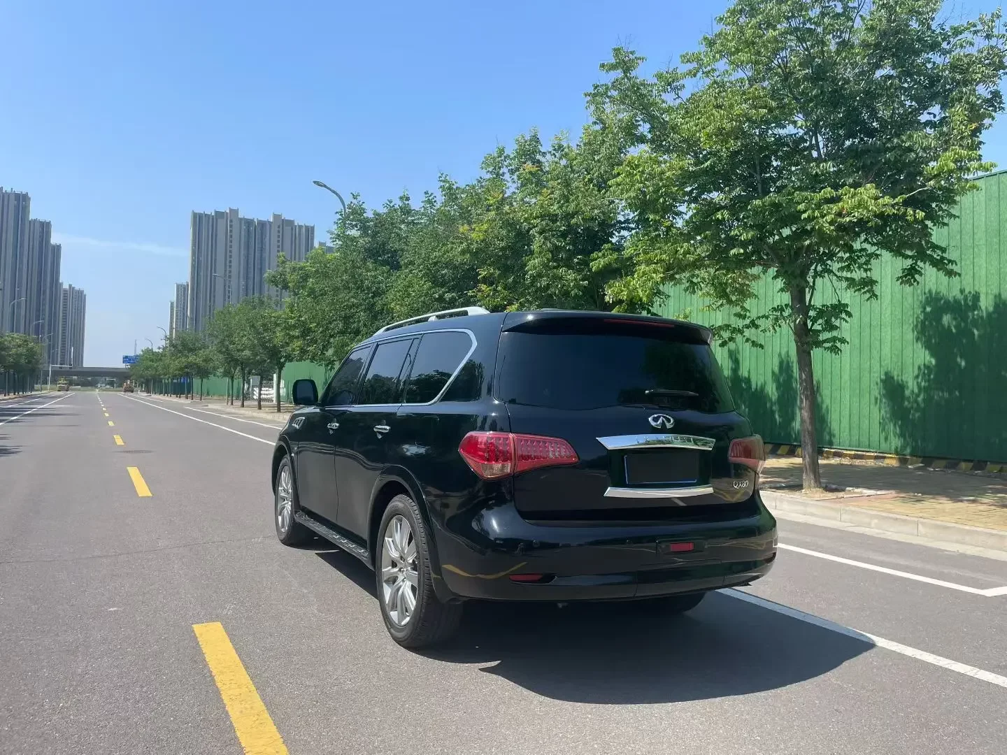 Infiniti QX80