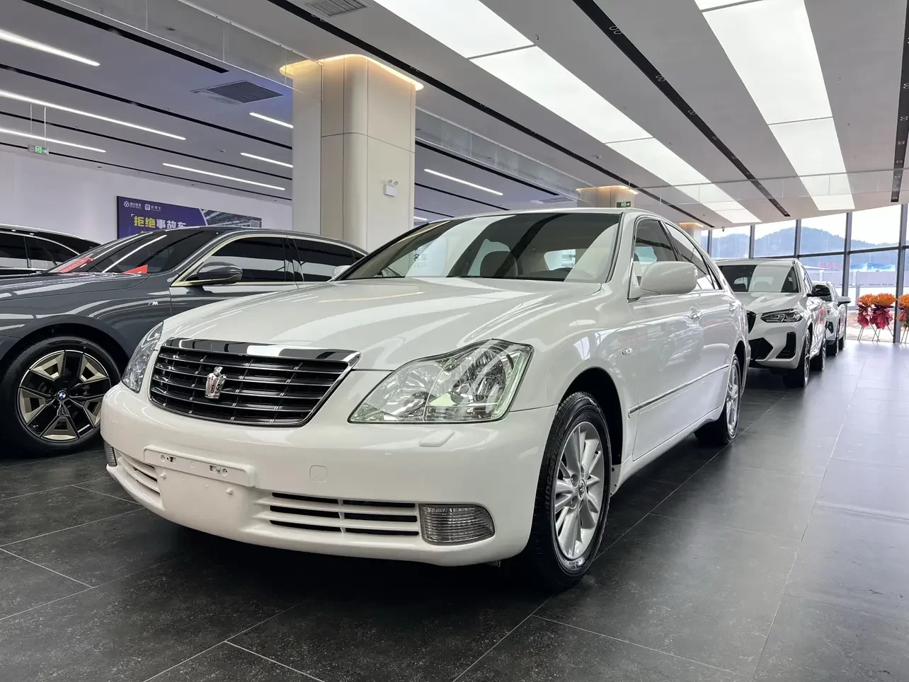 Toyota crown
