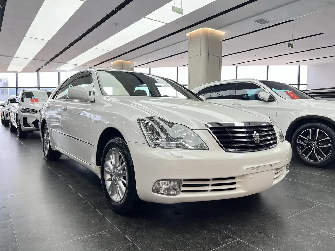 Toyota crown