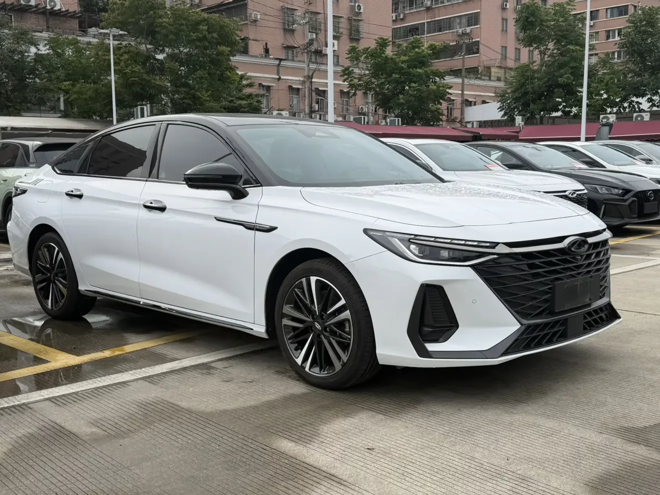 Chery Arrizo 8