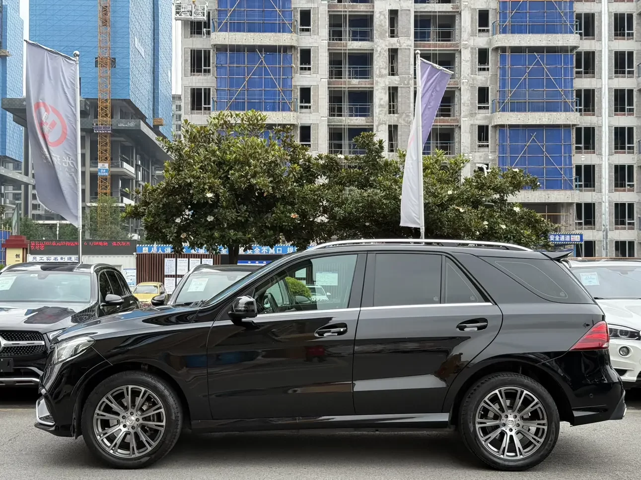 Mercedes-Benz GLE (Imported)