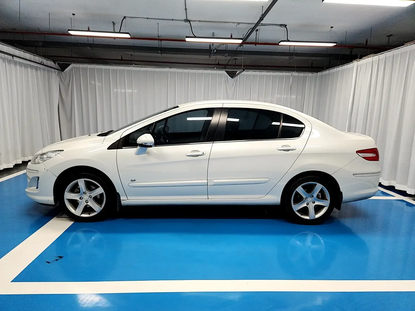 Peugeot 408