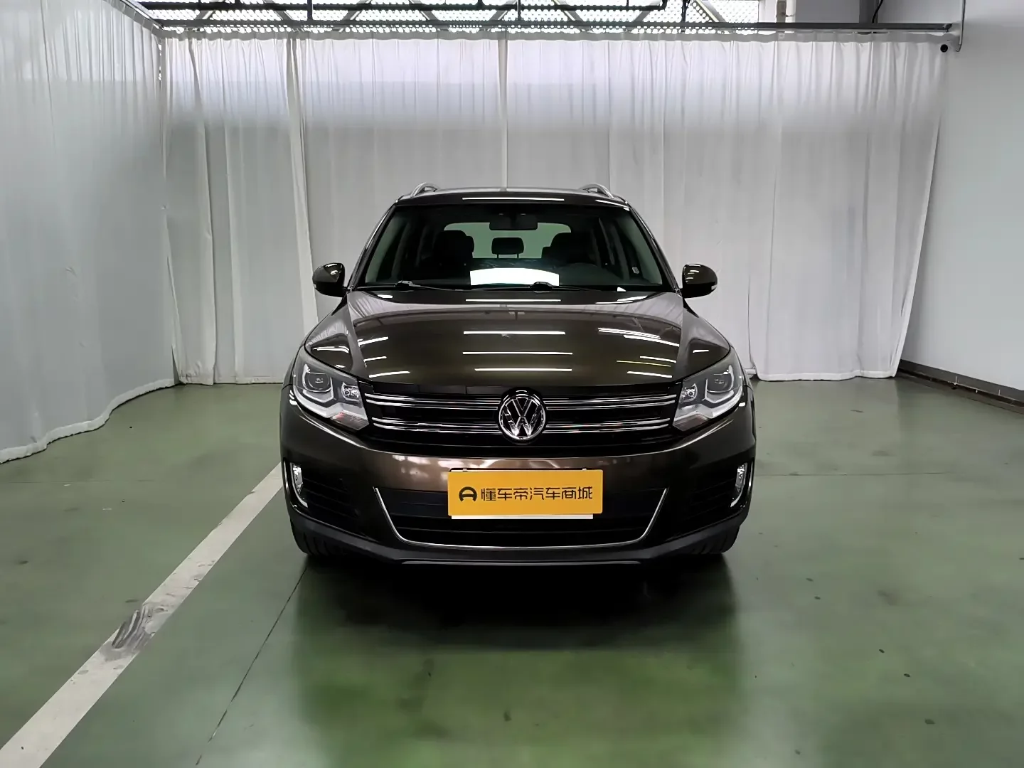 Volkswagen Tiguan (Tharu)