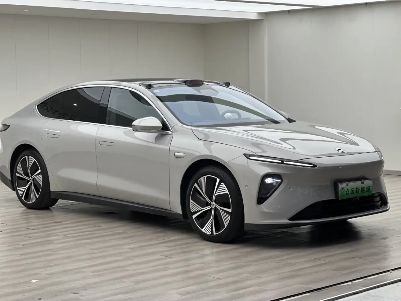 NIO ET7