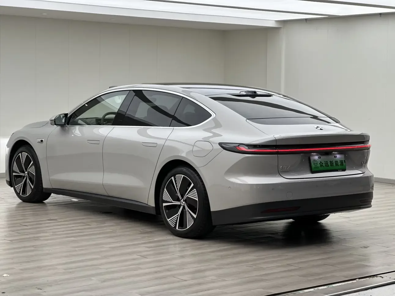 NIO ET7