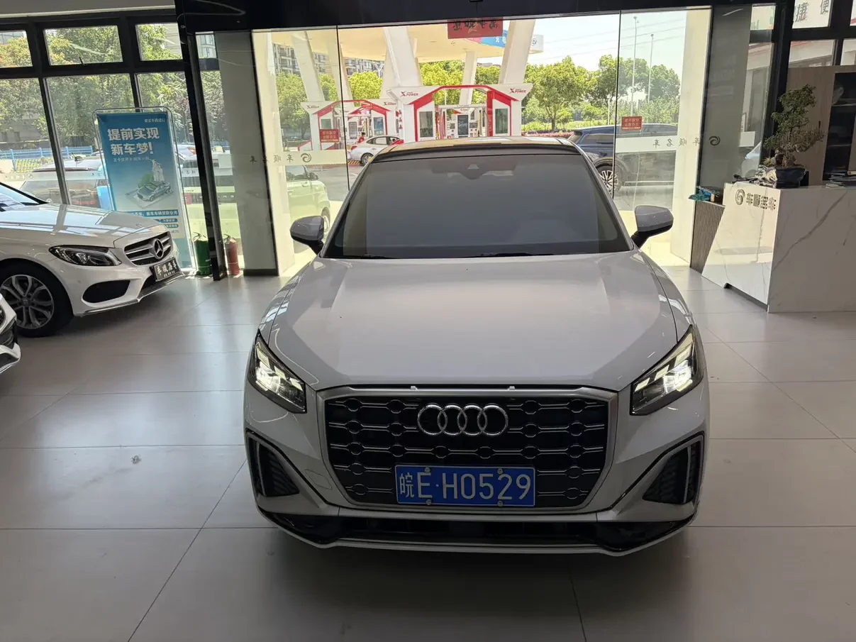 Audi Q2L
