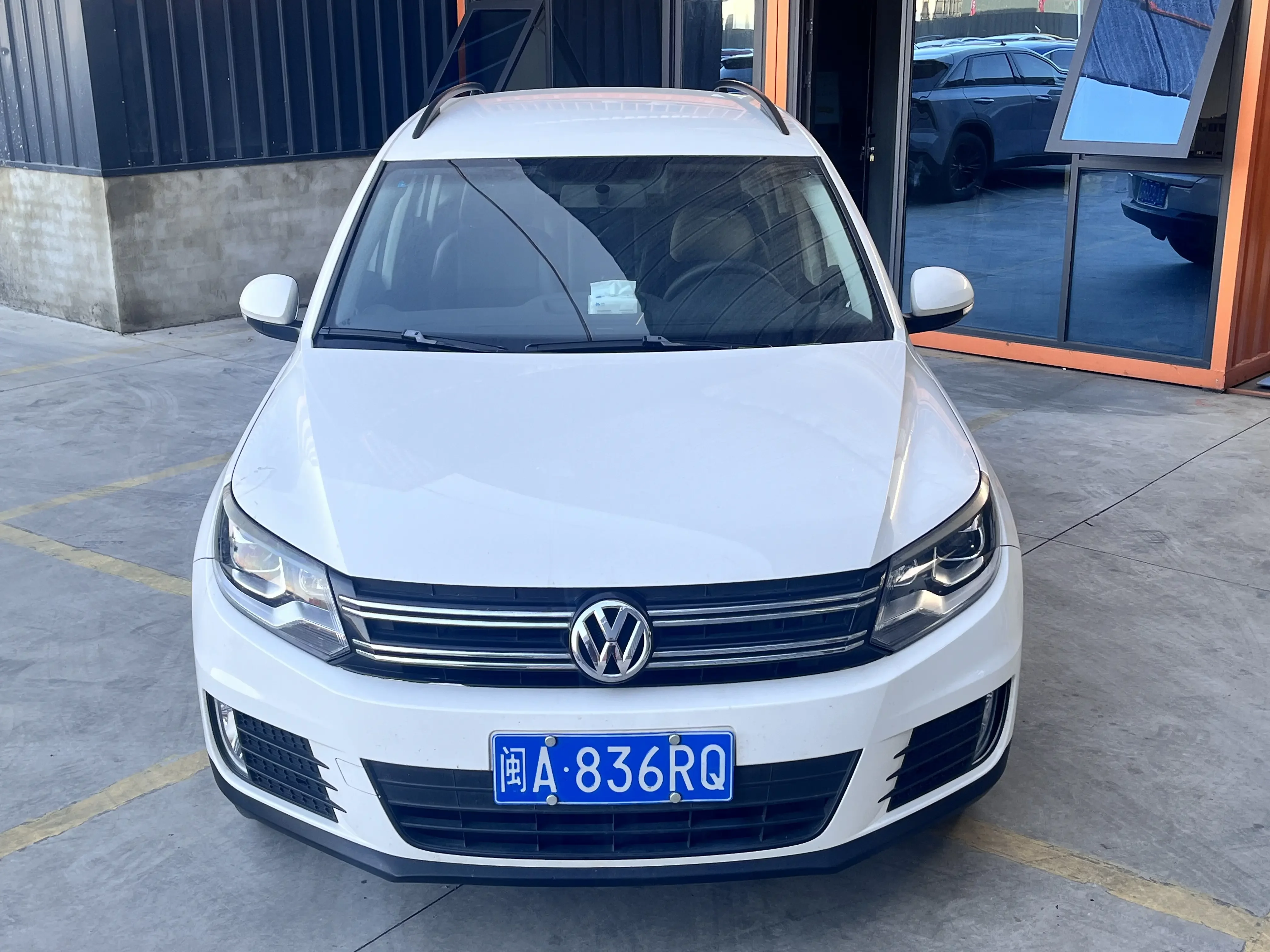 Volkswagen Tiguan (Tharu)