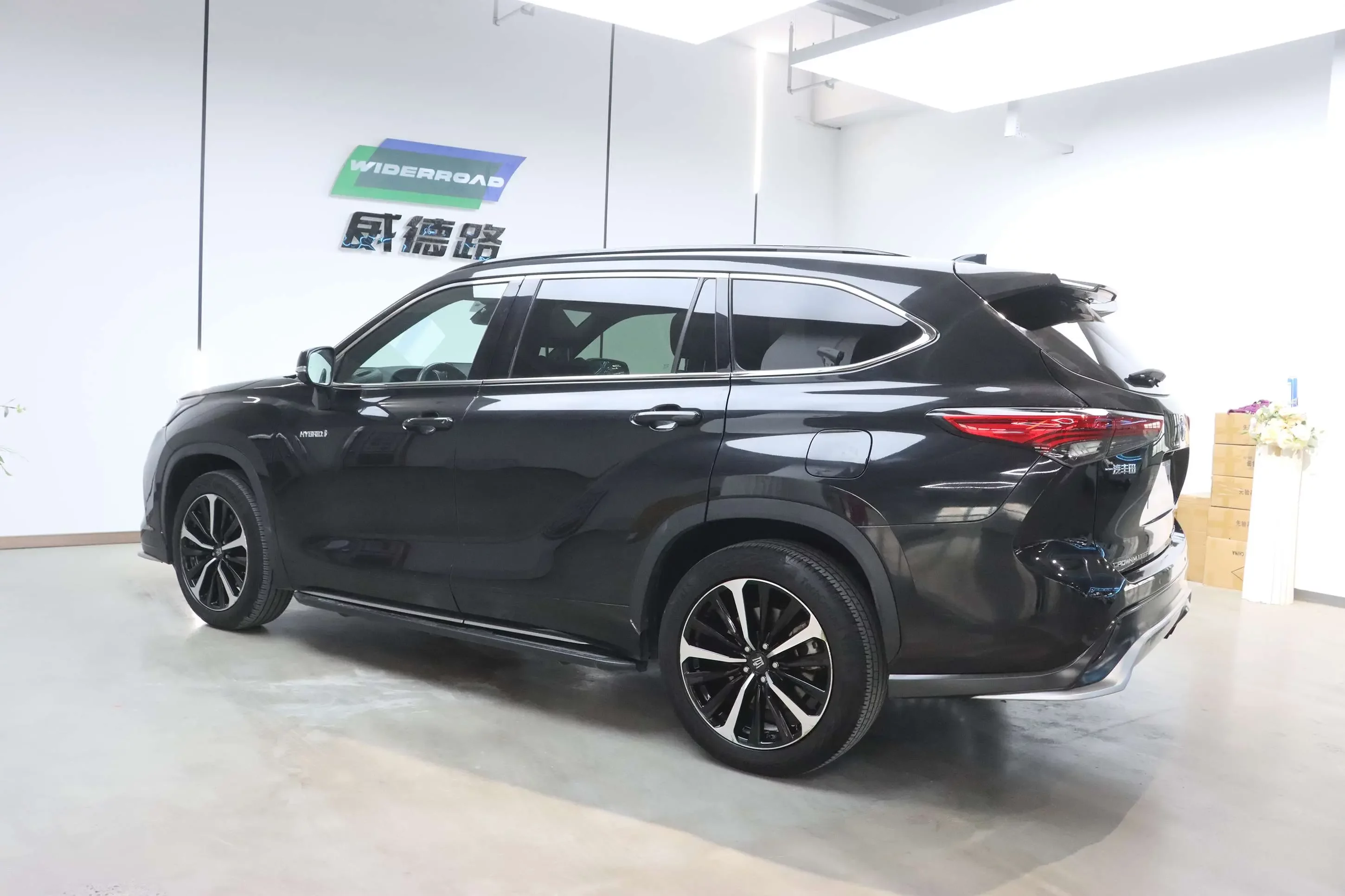 Toyota Crown Kluger