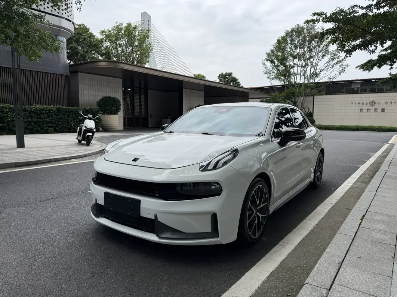 Lynk & Co 03