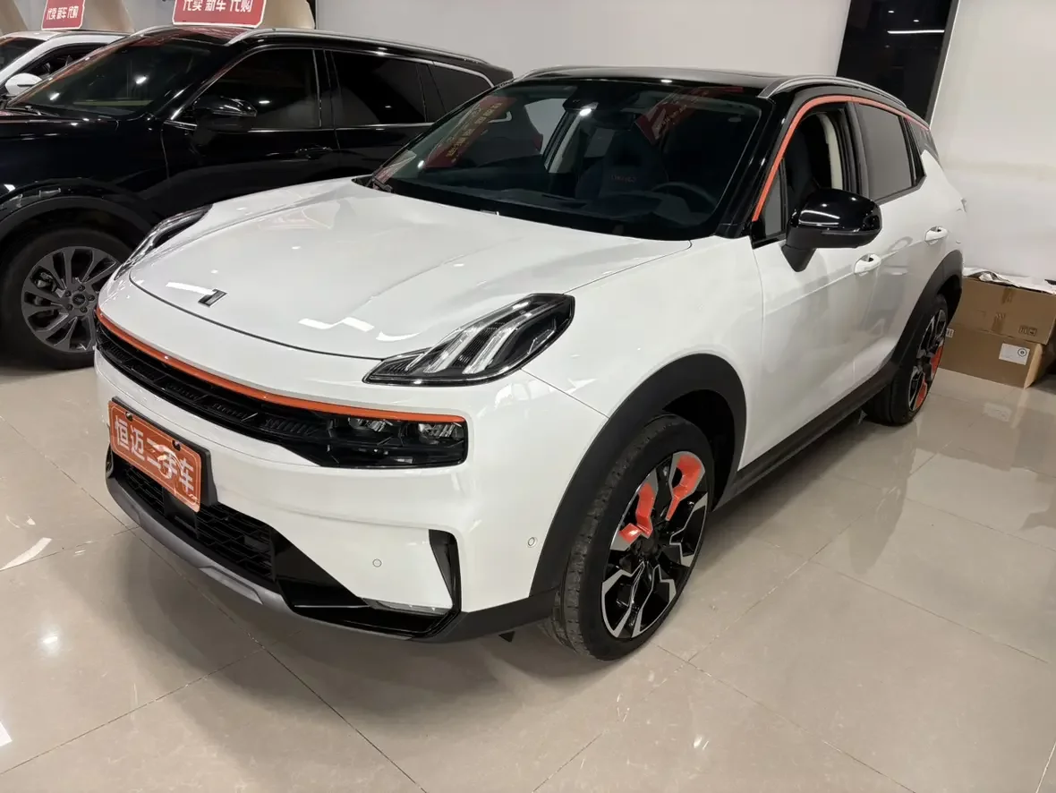 Lynk & Co 06