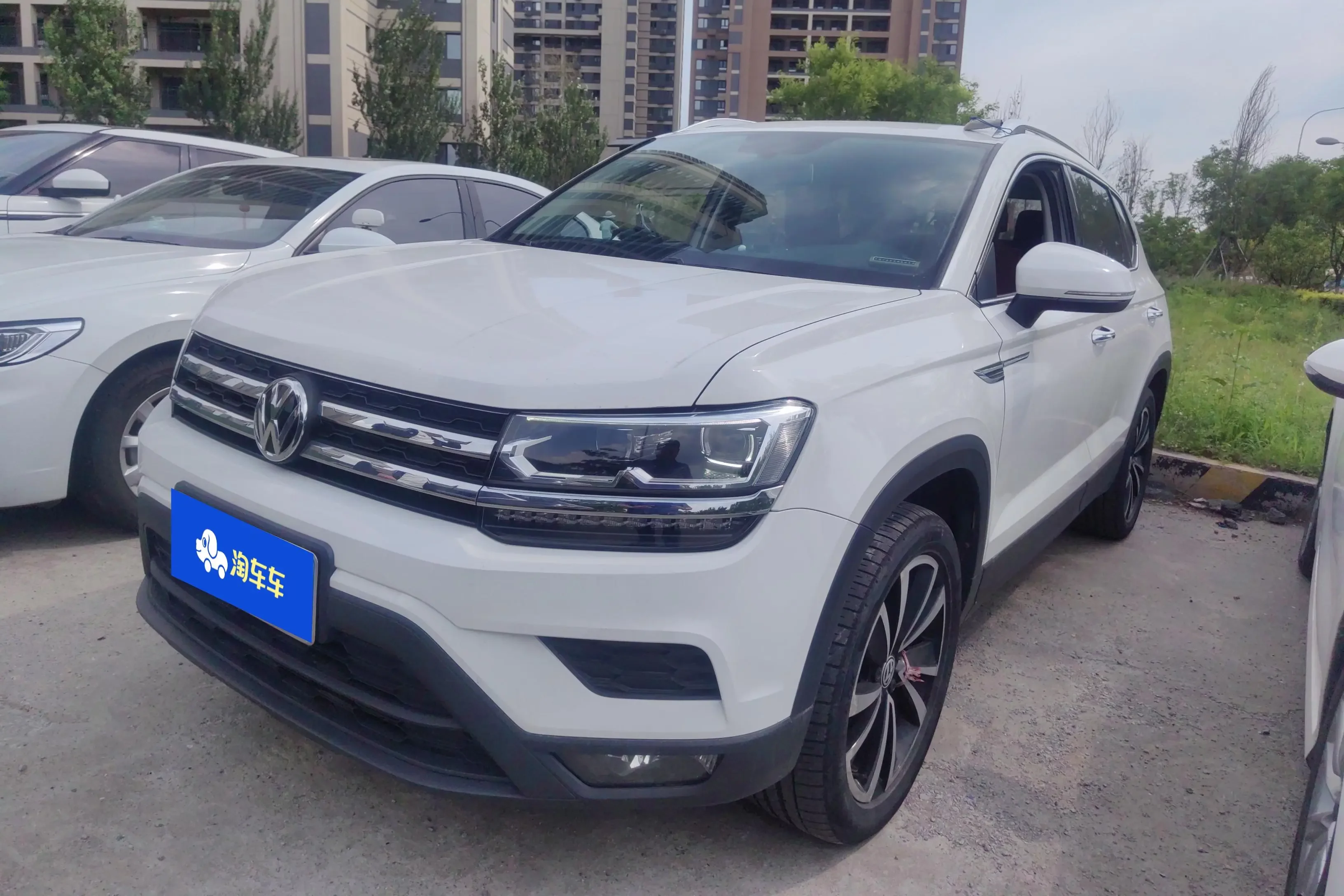 Volkswagen Tharu