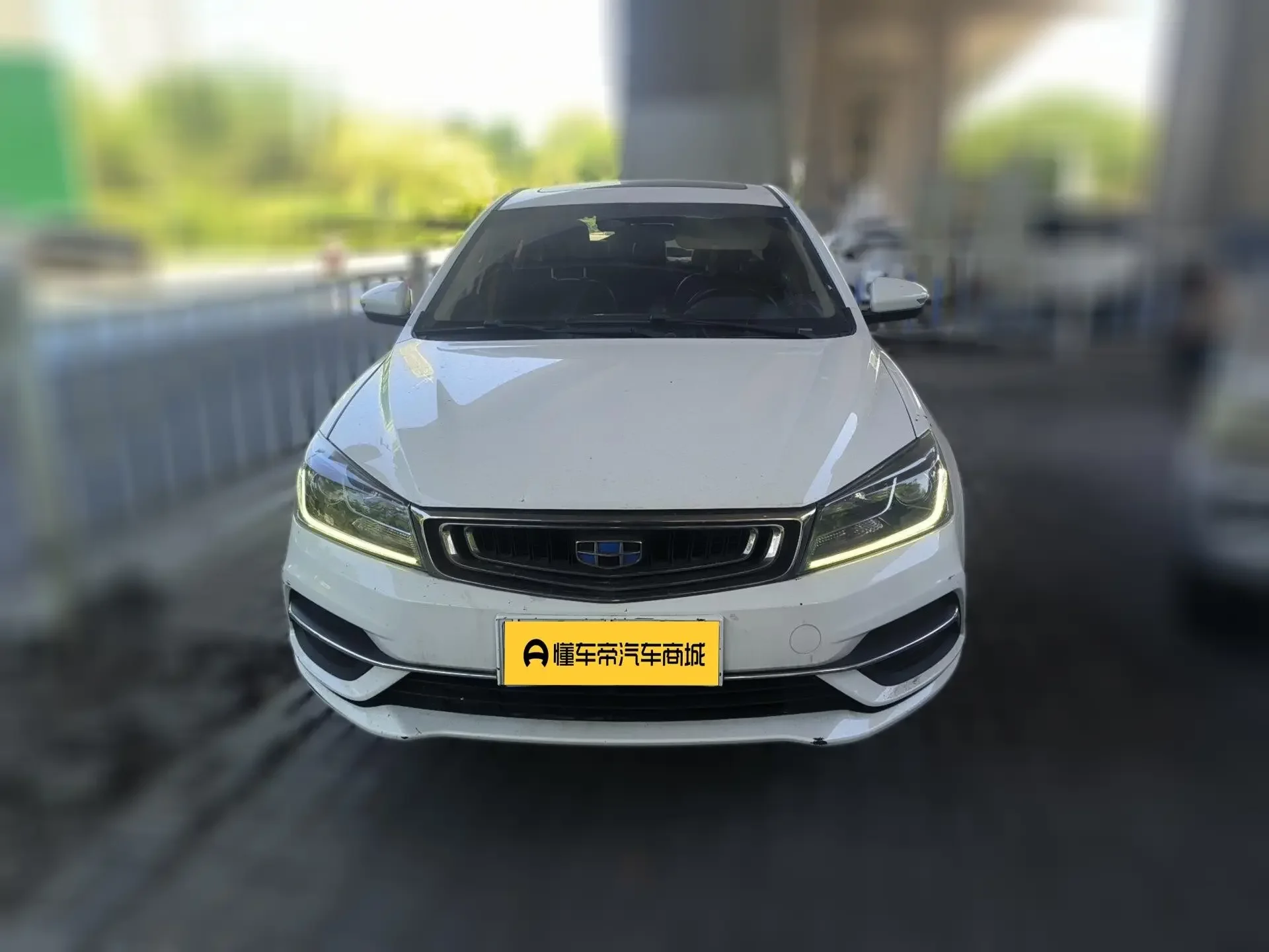 Geely emgrand  из Китая