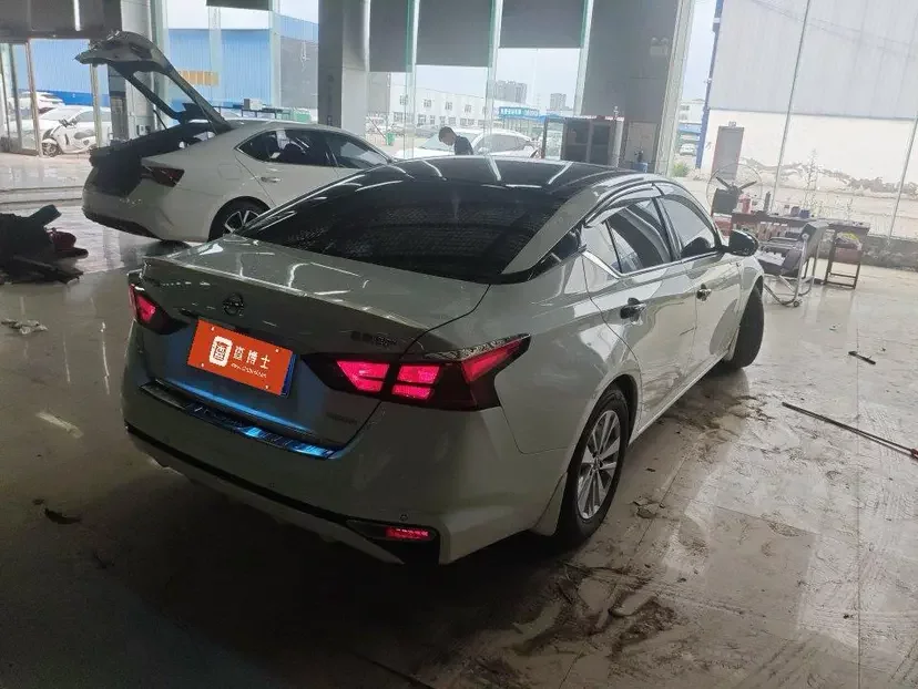 Nissan Altima