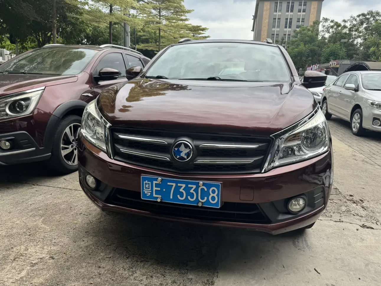 Kai Chen Venucia T70