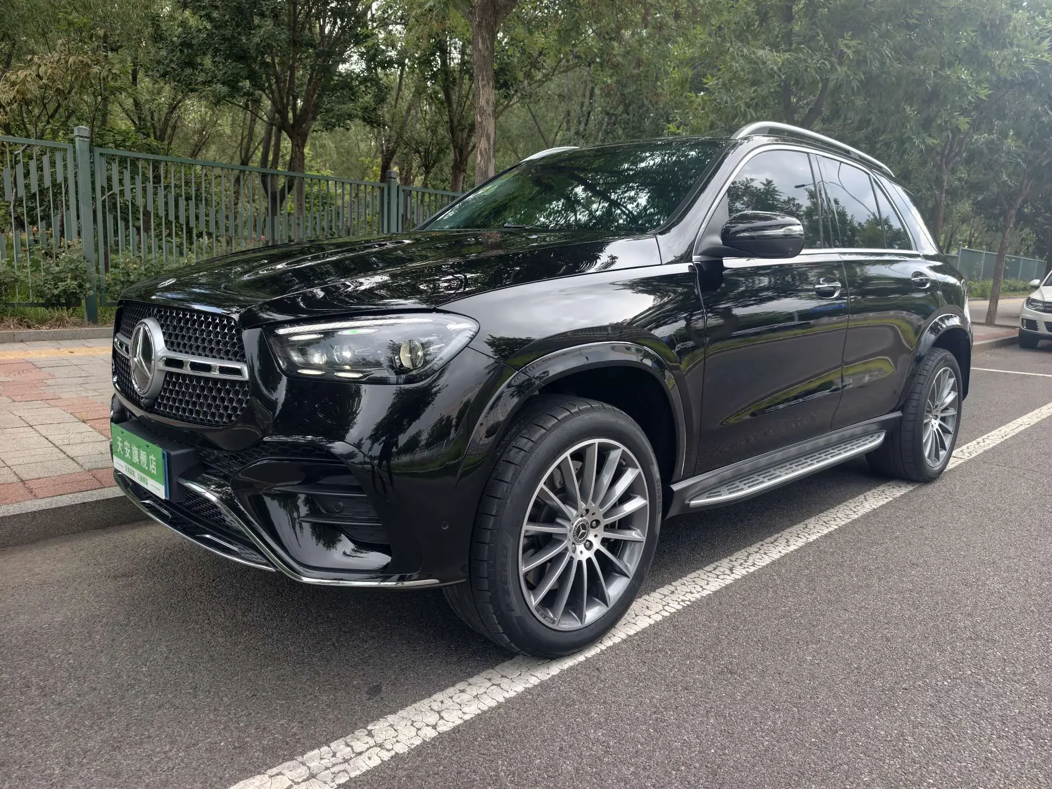 Mercedes-Benz GLE (Imported)
