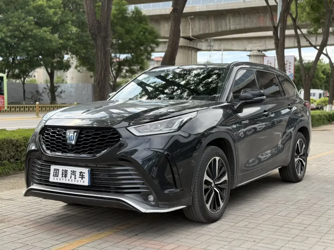 Toyota Crown Kluger