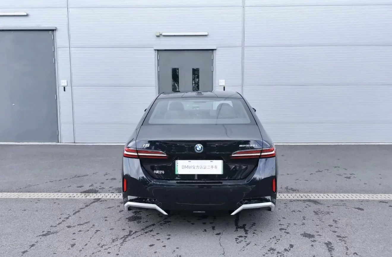 BMW i5