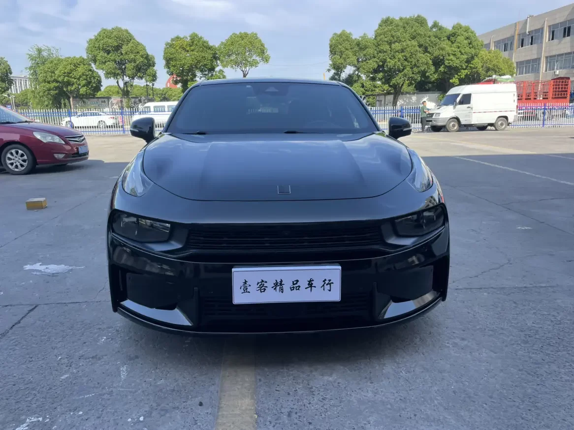 Lynk & Co 03