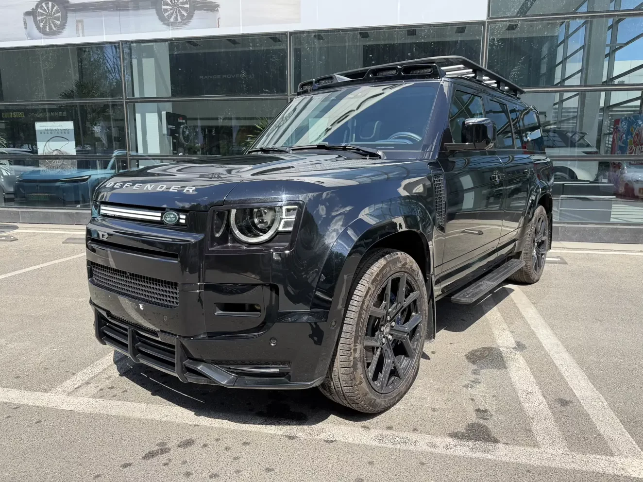 Land Rover guard