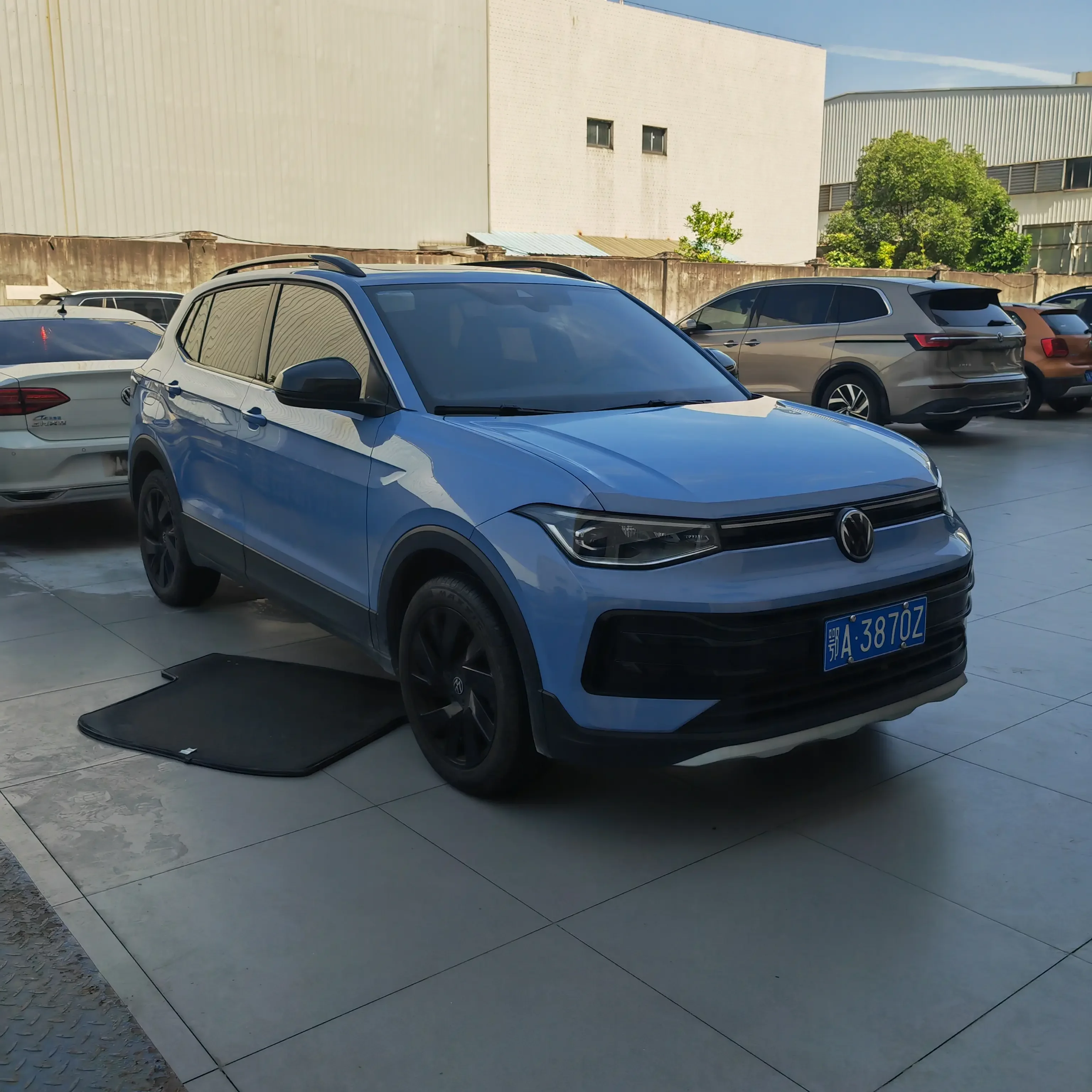 Volkswagen Tharu