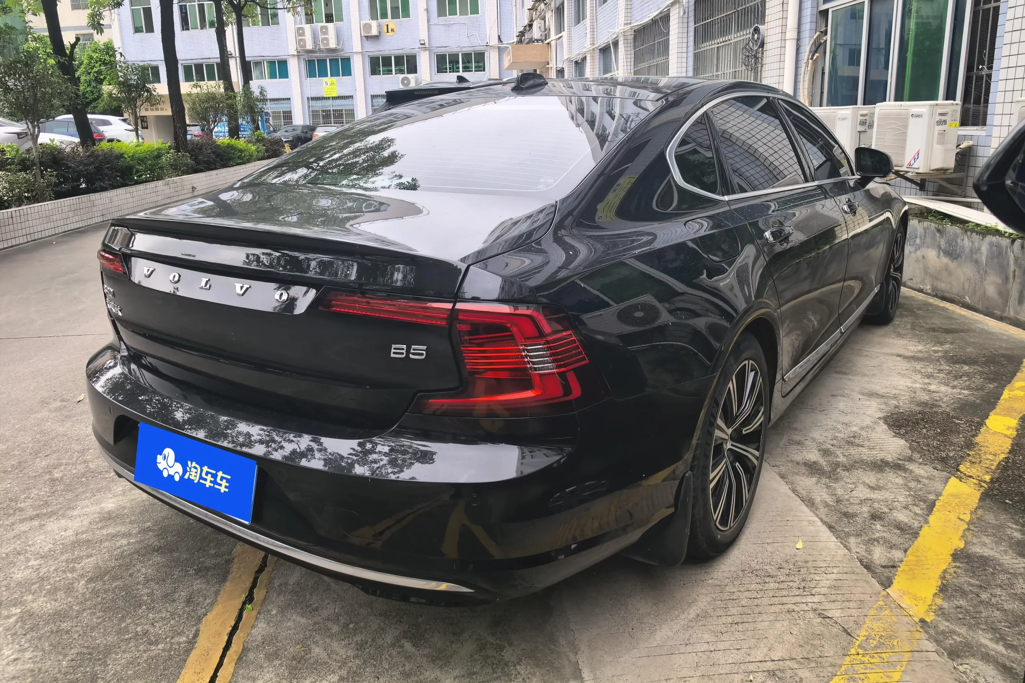 Volvo S90