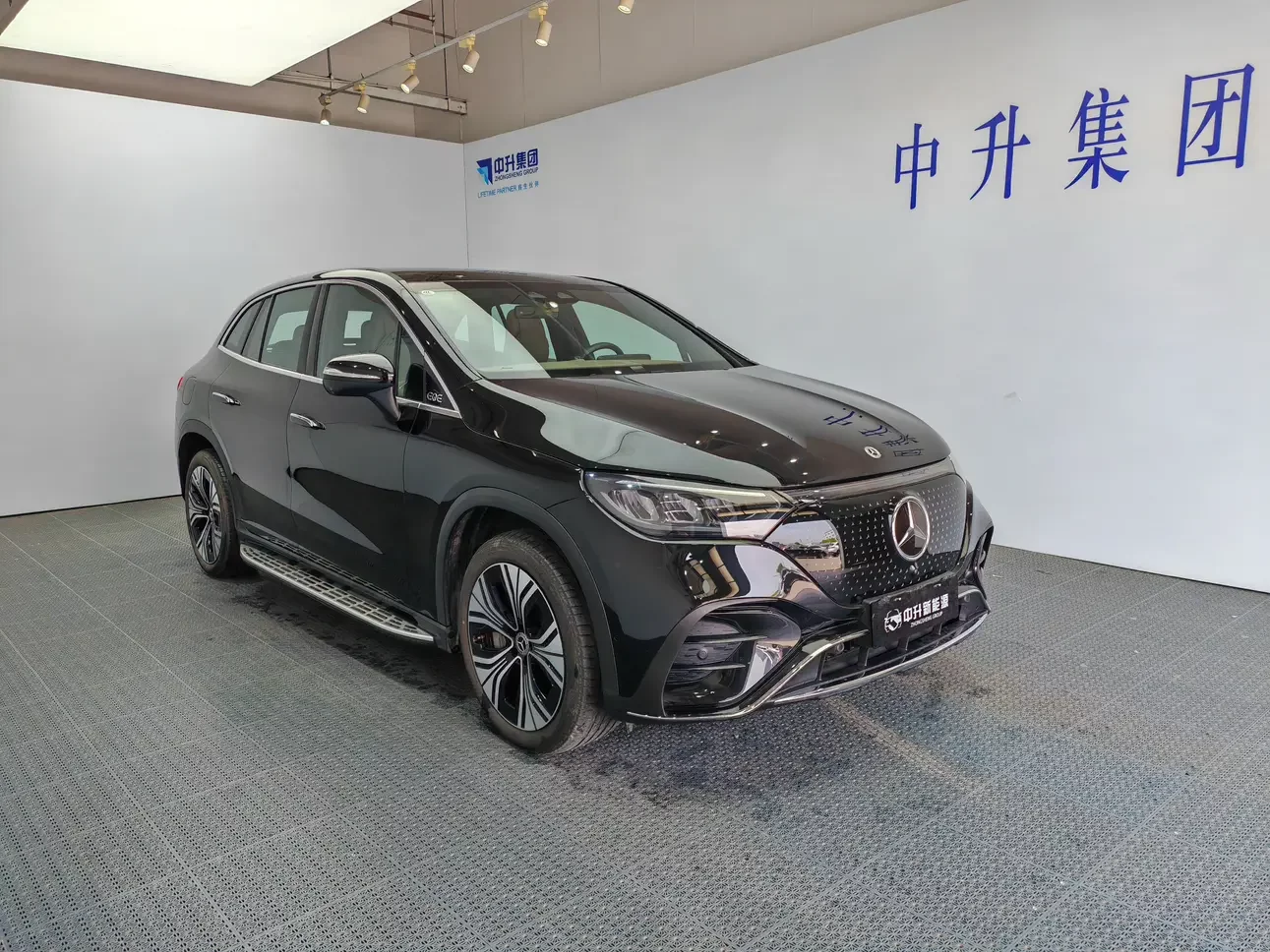 Mercedes-Benz EQE SUV