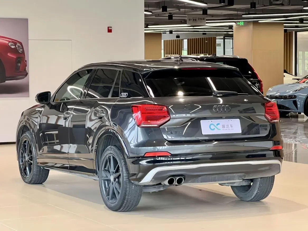 Audi Q2L
