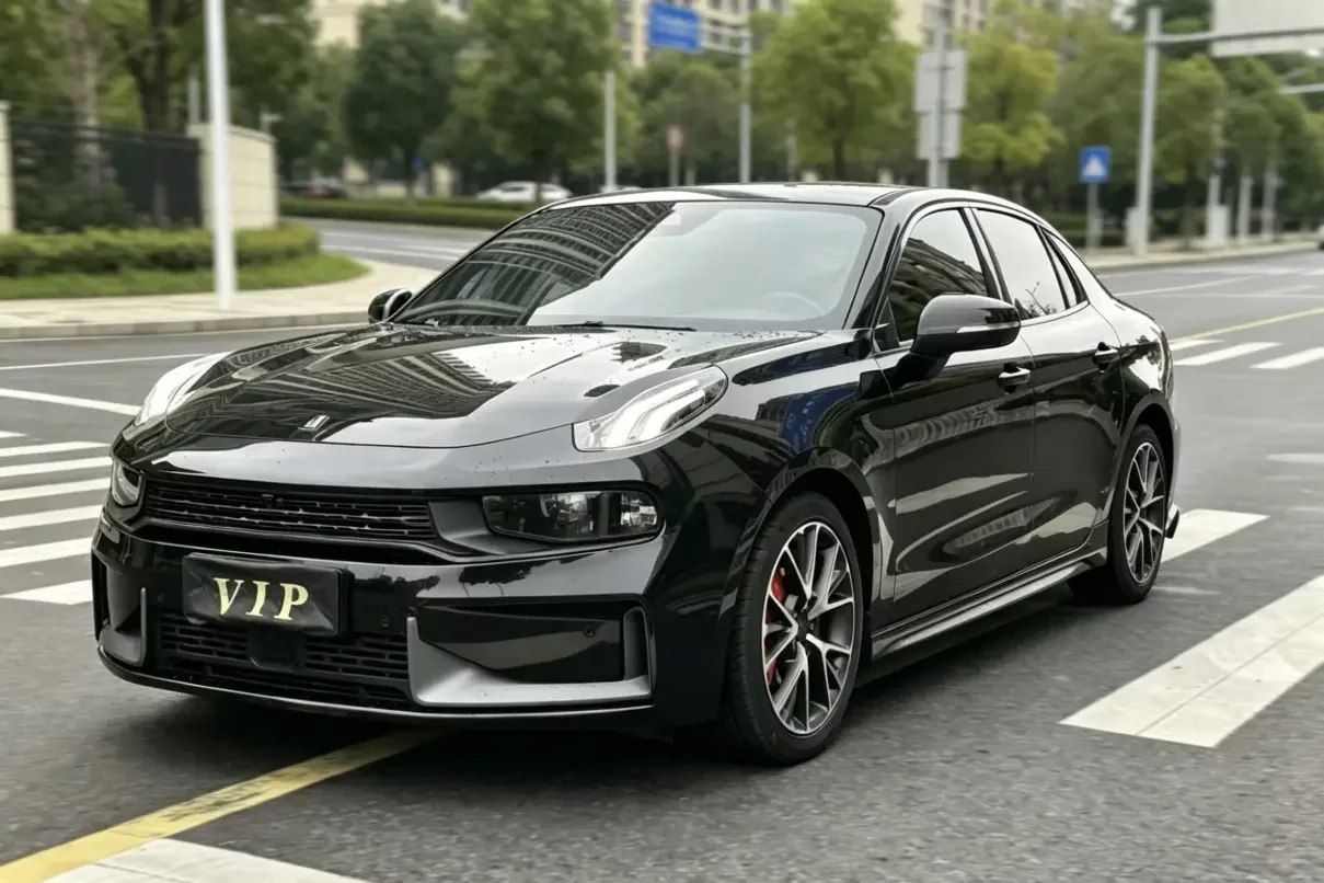Lynk & Co 03