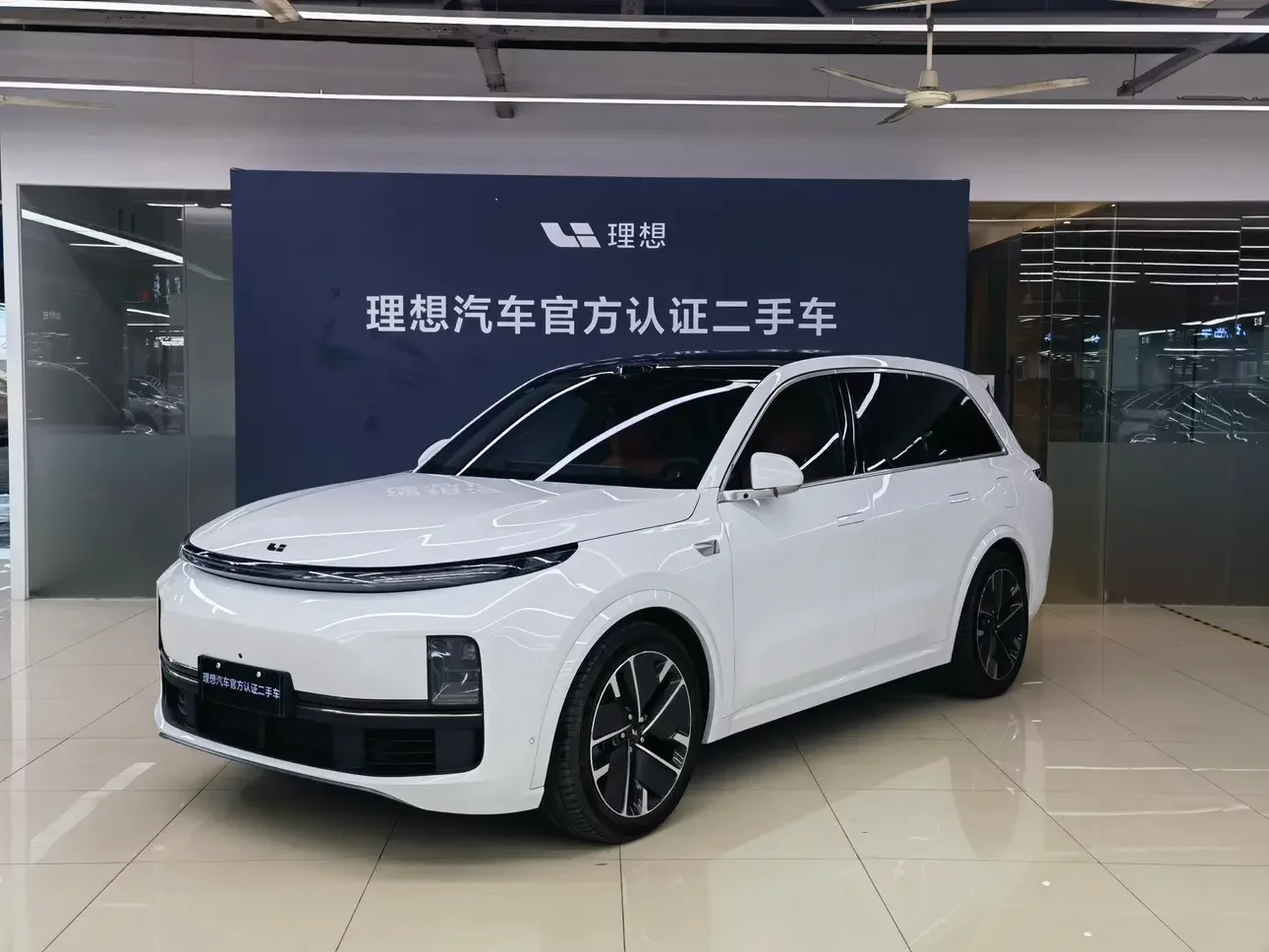 Lixiang L8