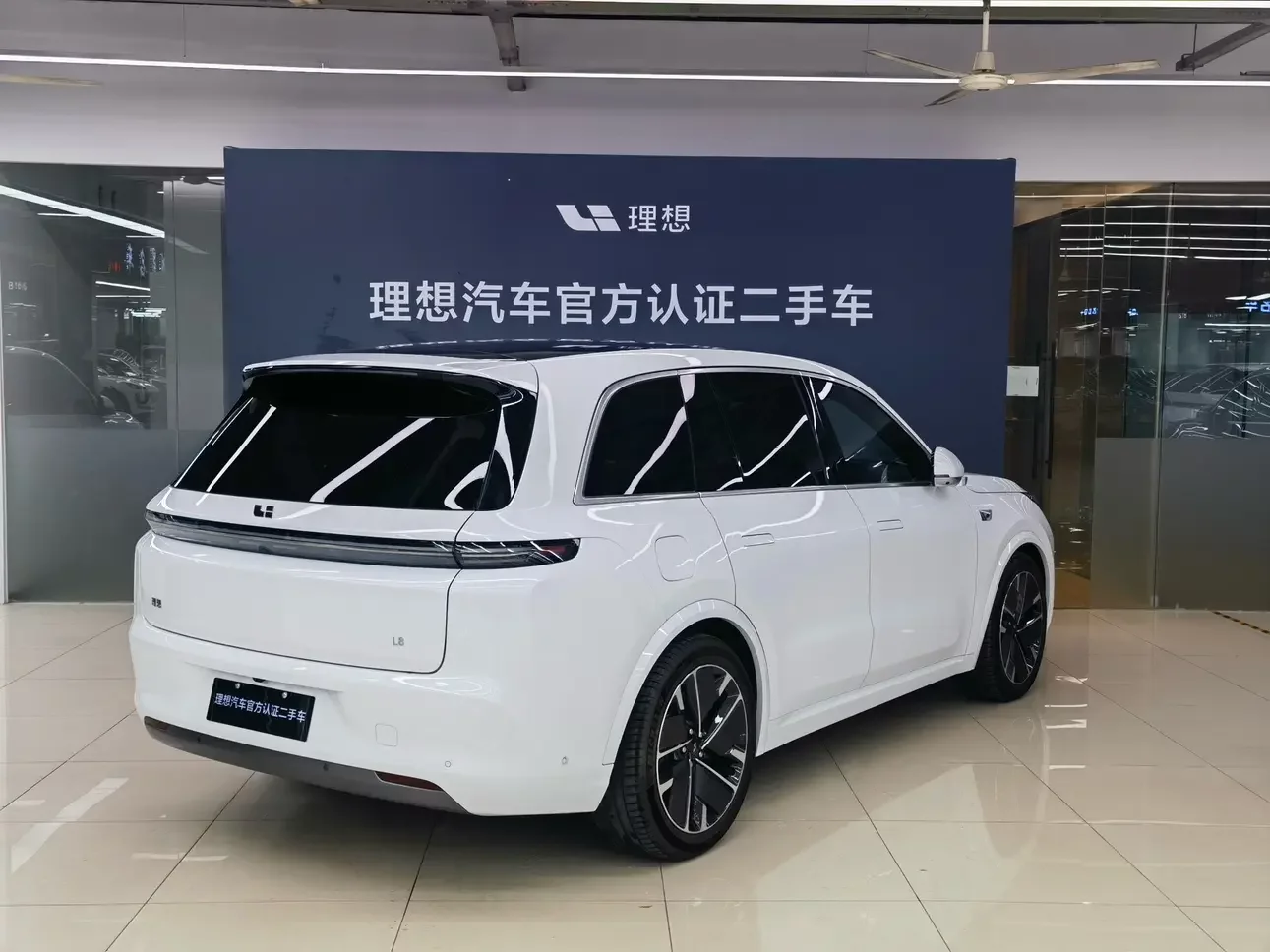 Lixiang L8