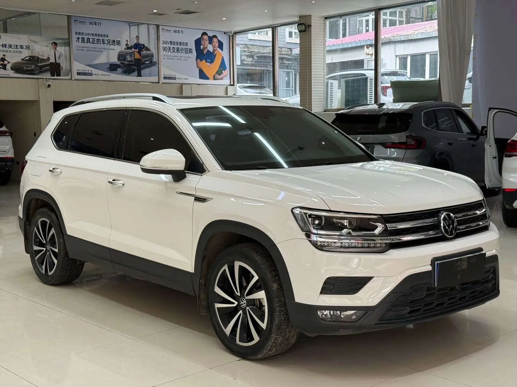 Volkswagen Tharu