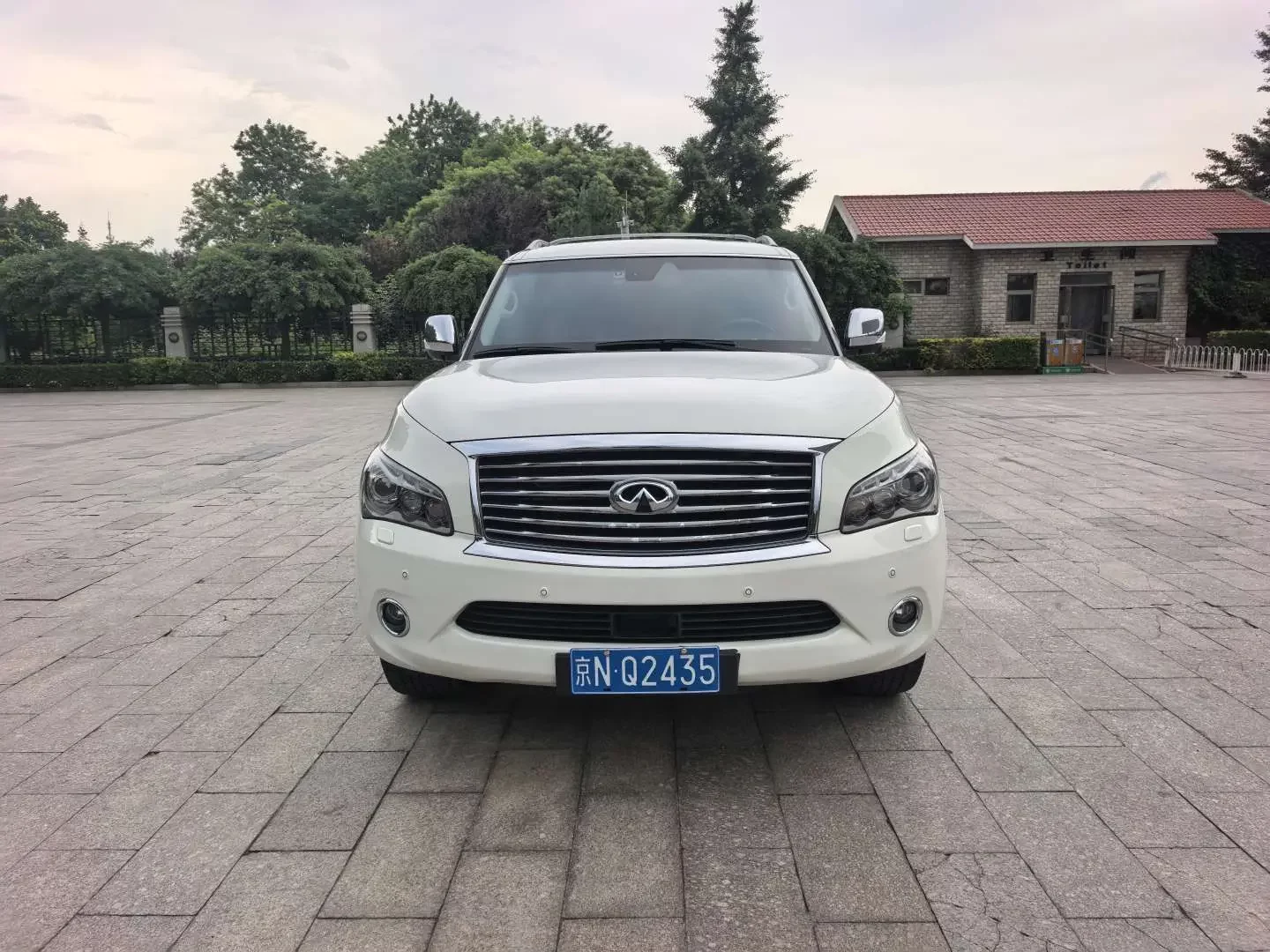 Infiniti QX80