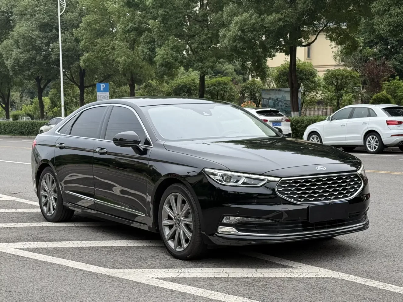Ford Taurus
