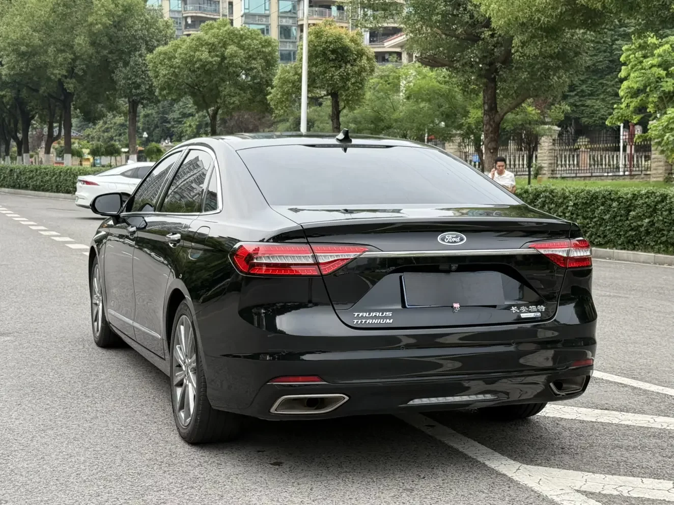 Ford Taurus