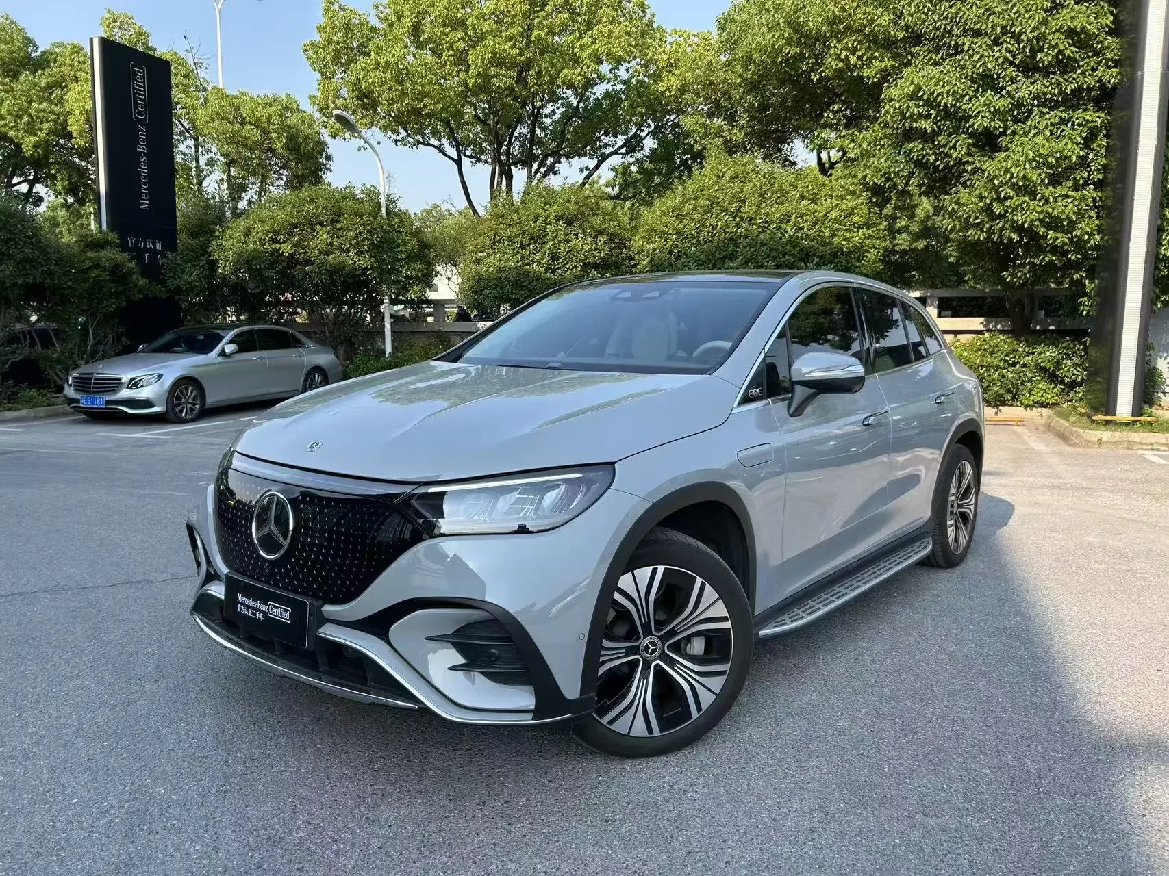 Mercedes-Benz EQE SUV