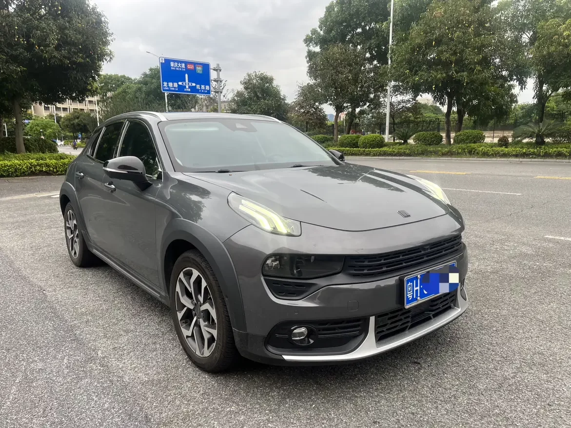 Lynk & Co 02