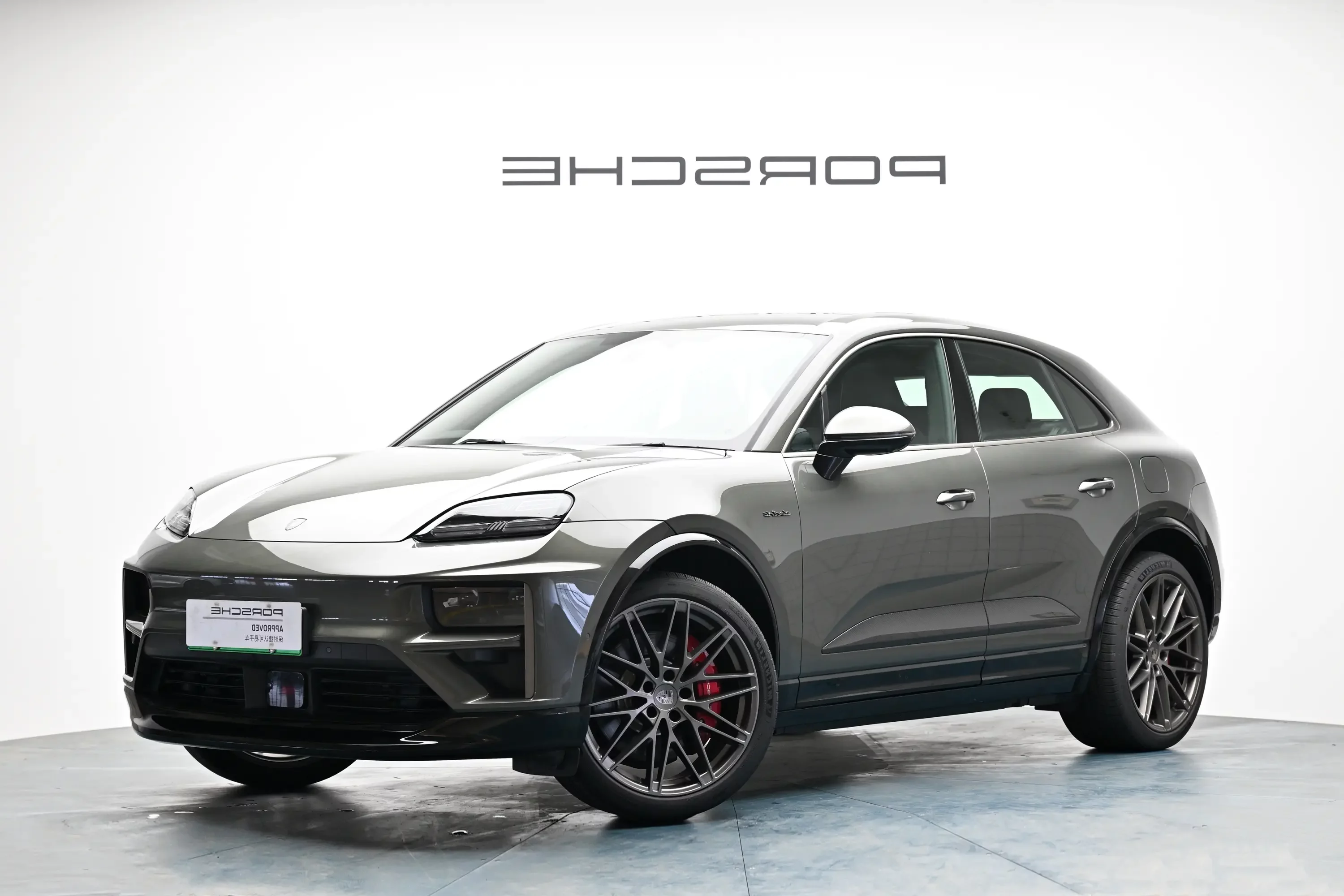 Porsche Macan EV