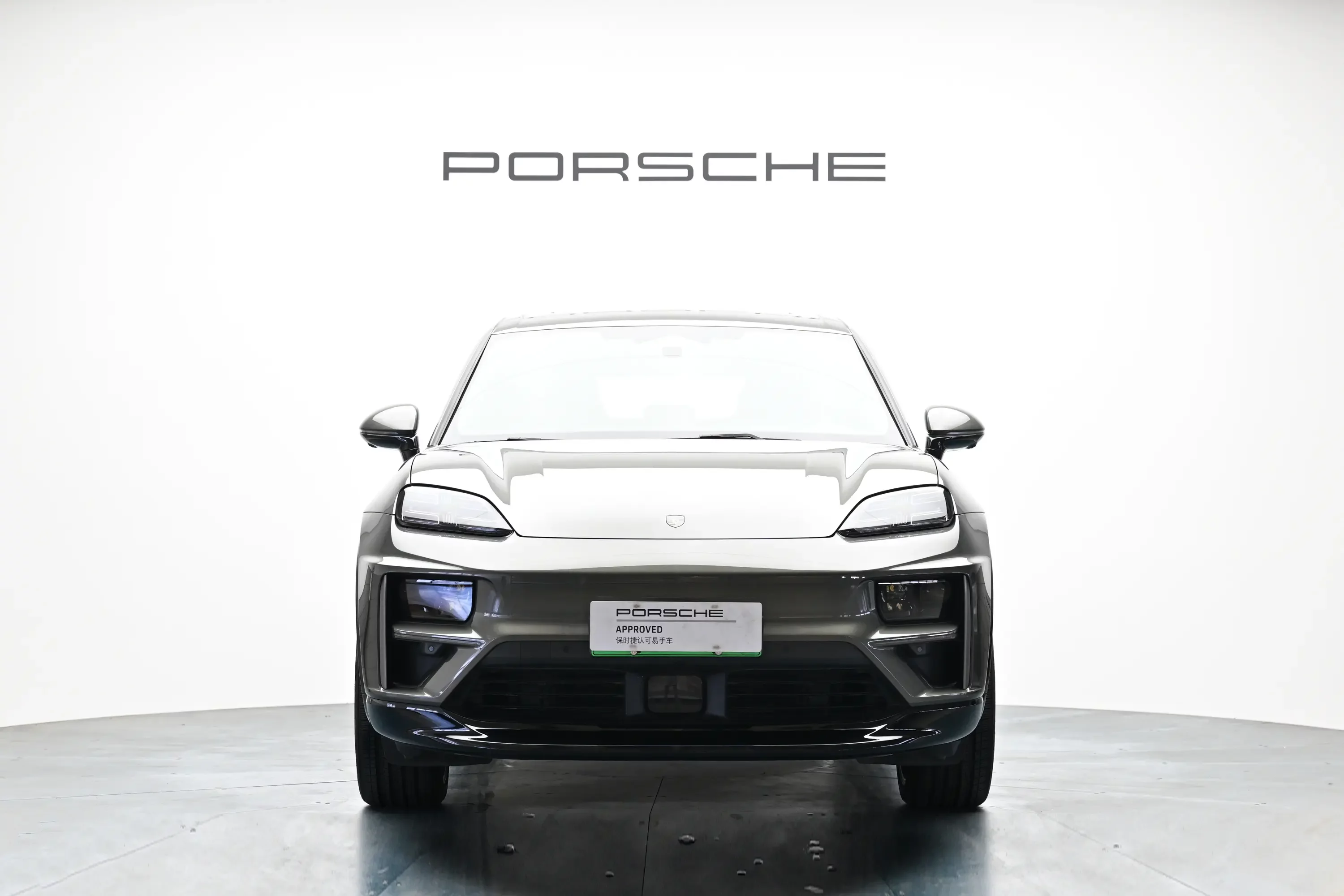 Porsche Macan EV