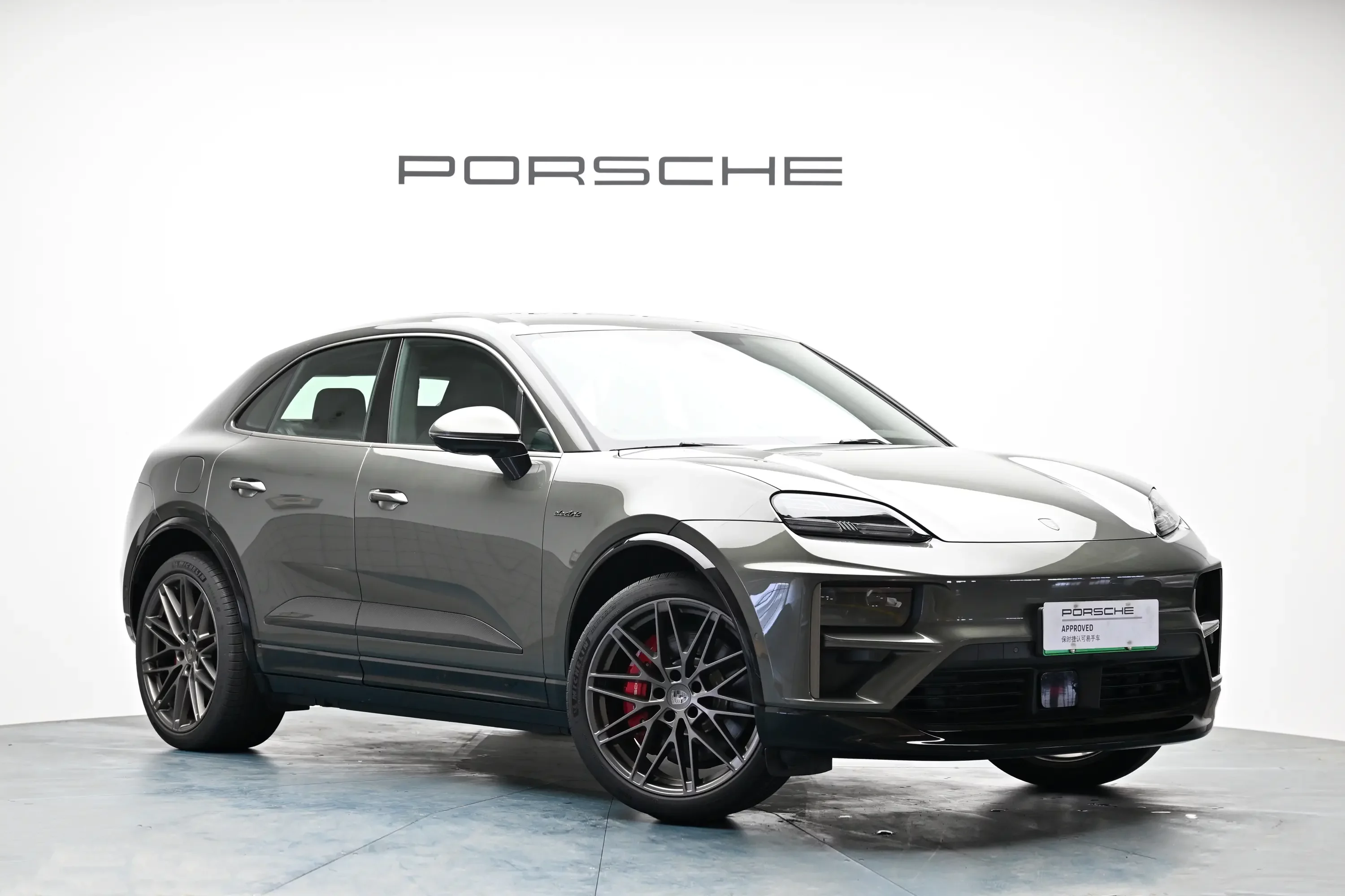Porsche Macan EV