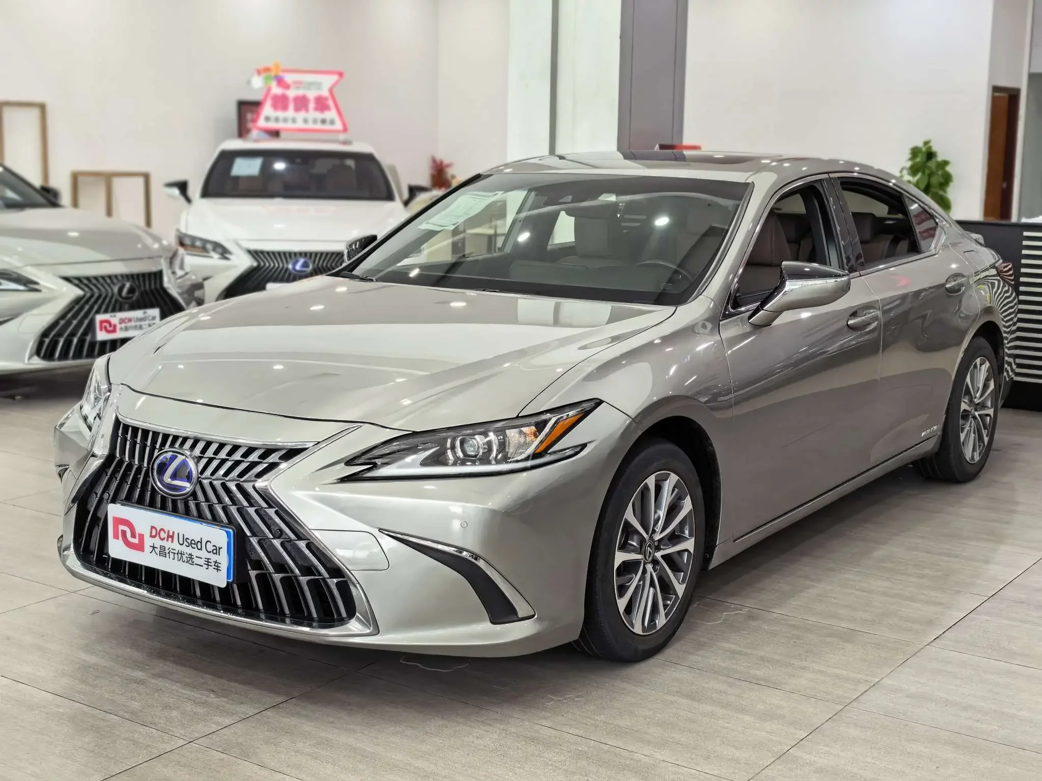 Lexus ES