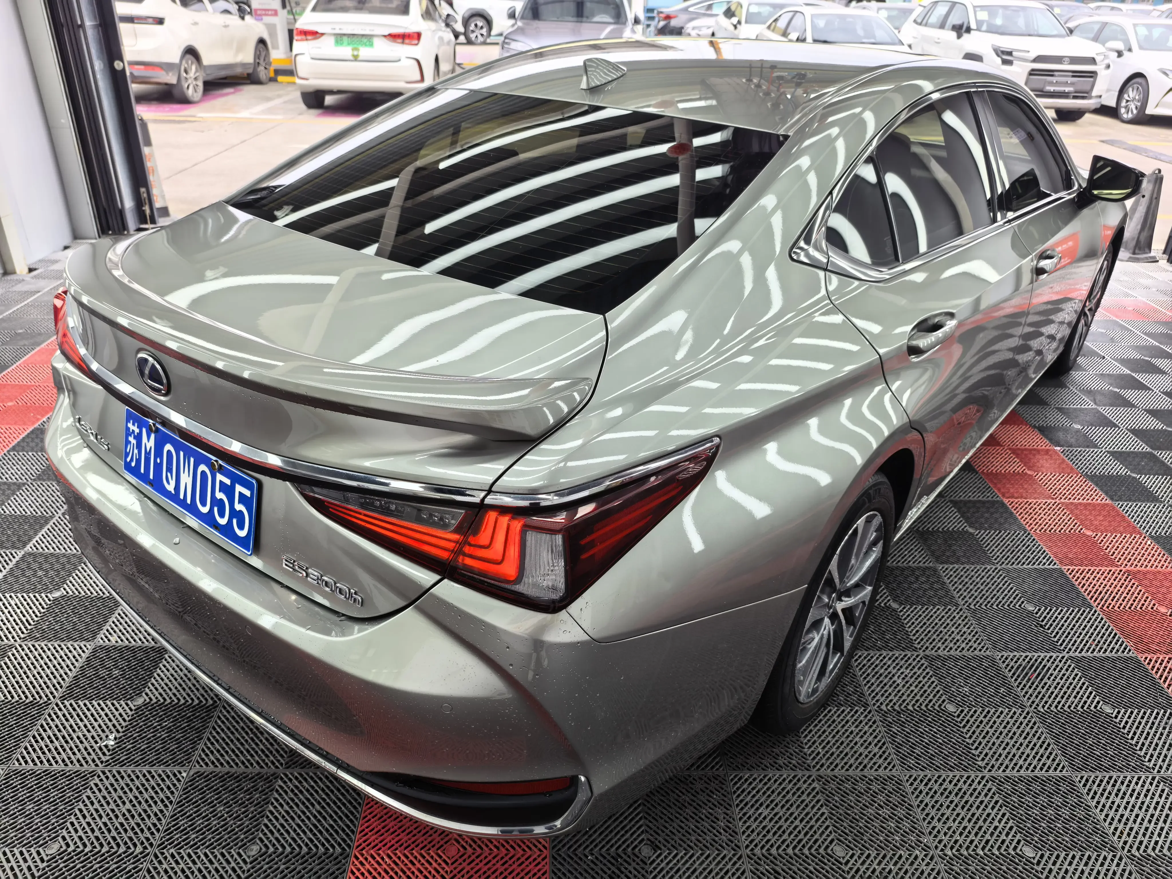 Lexus ES