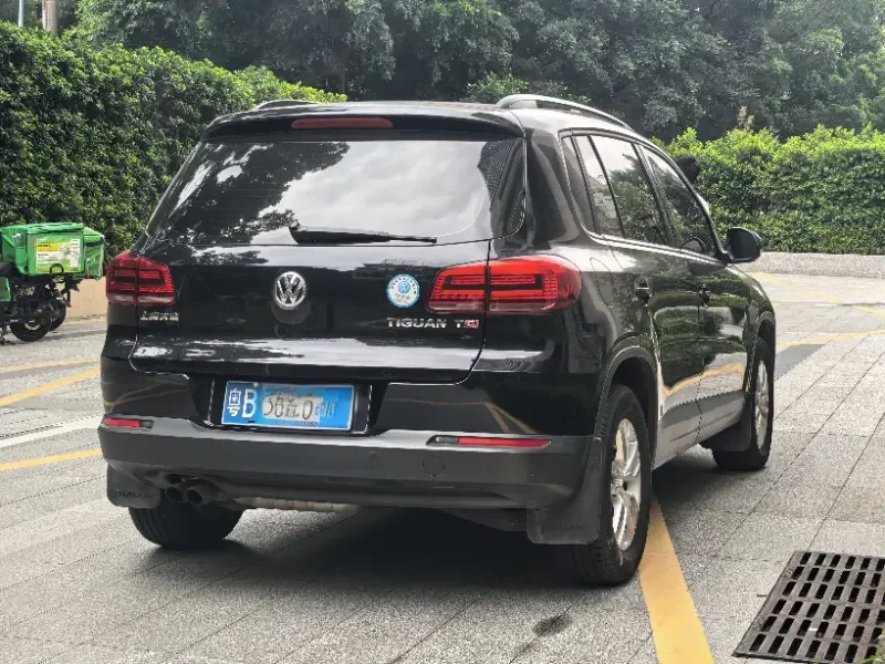 Volkswagen Tiguan (Tharu)