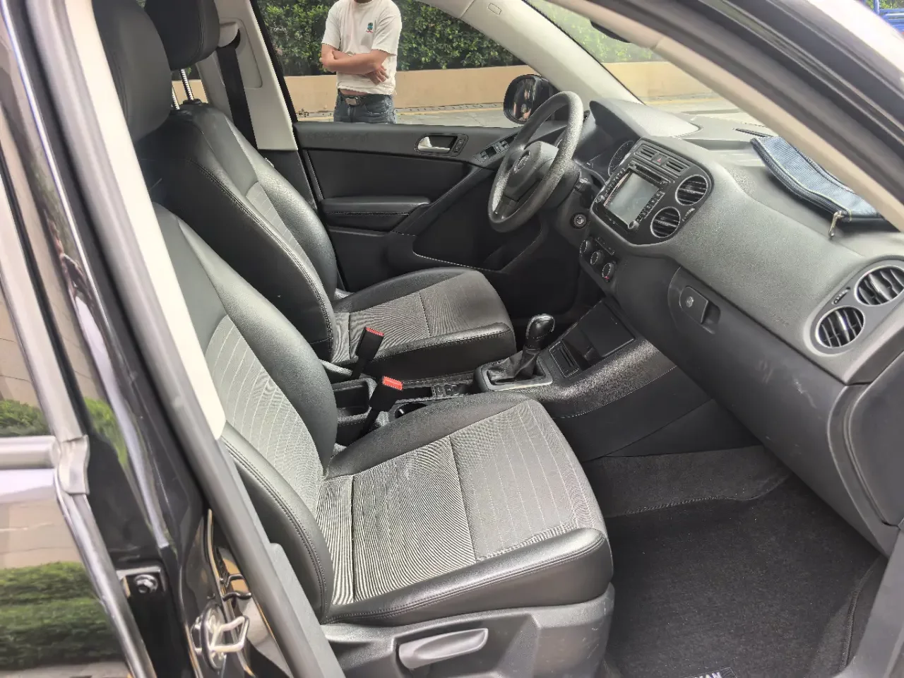 Volkswagen Tiguan (Tharu)
