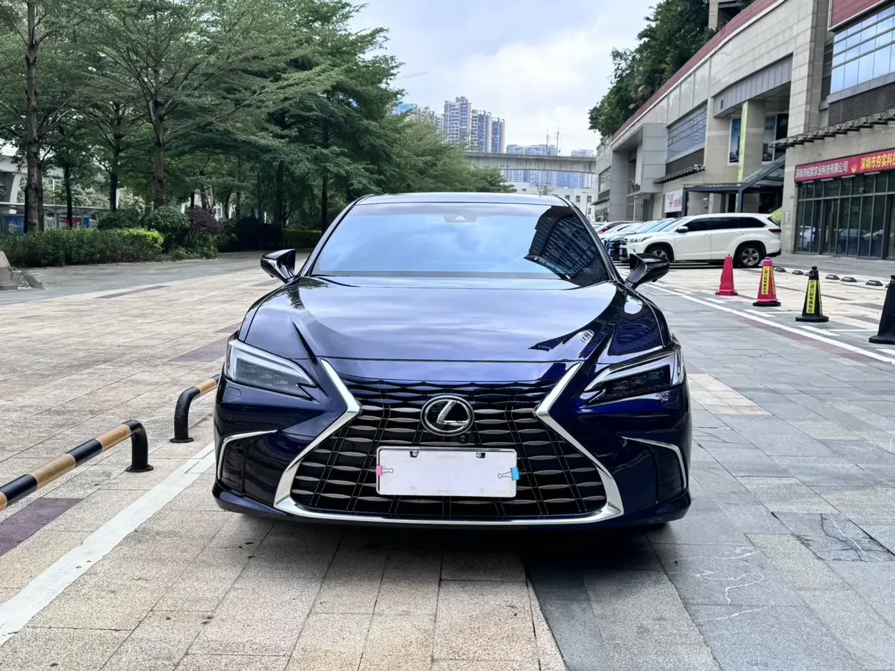 Lexus ES