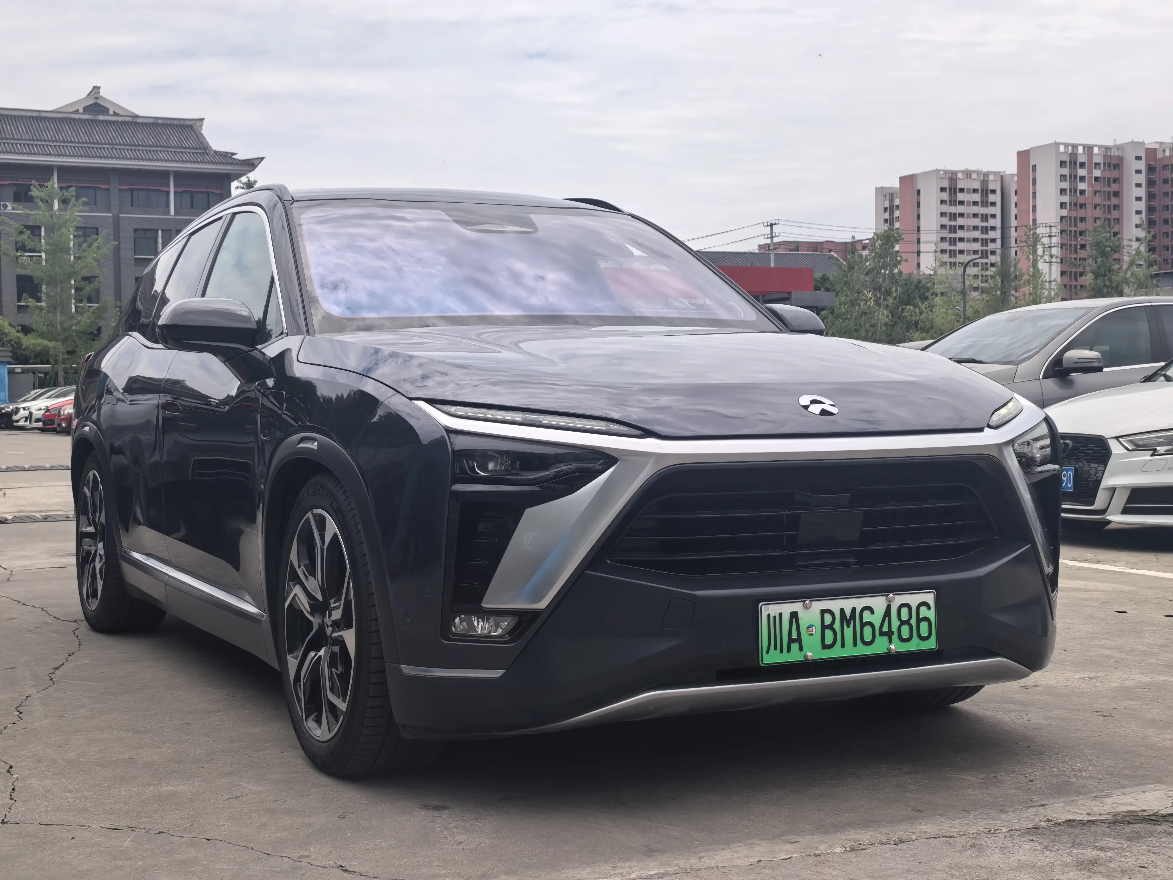 NIO ES8