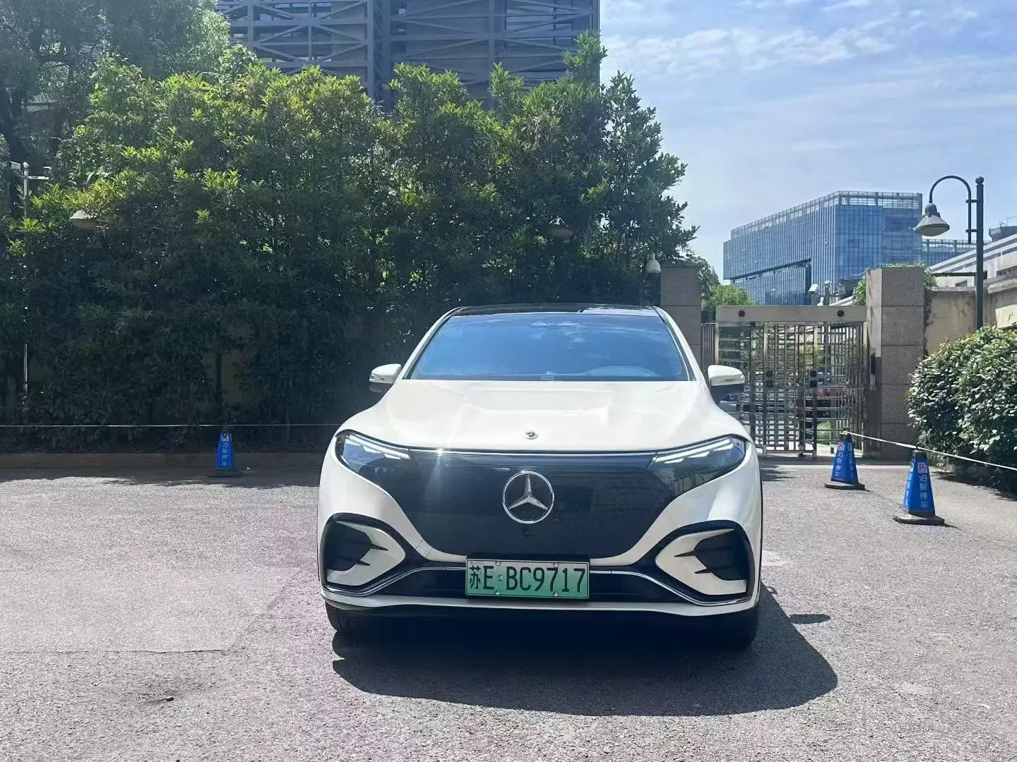 Mercedes-Benz EQS SUV