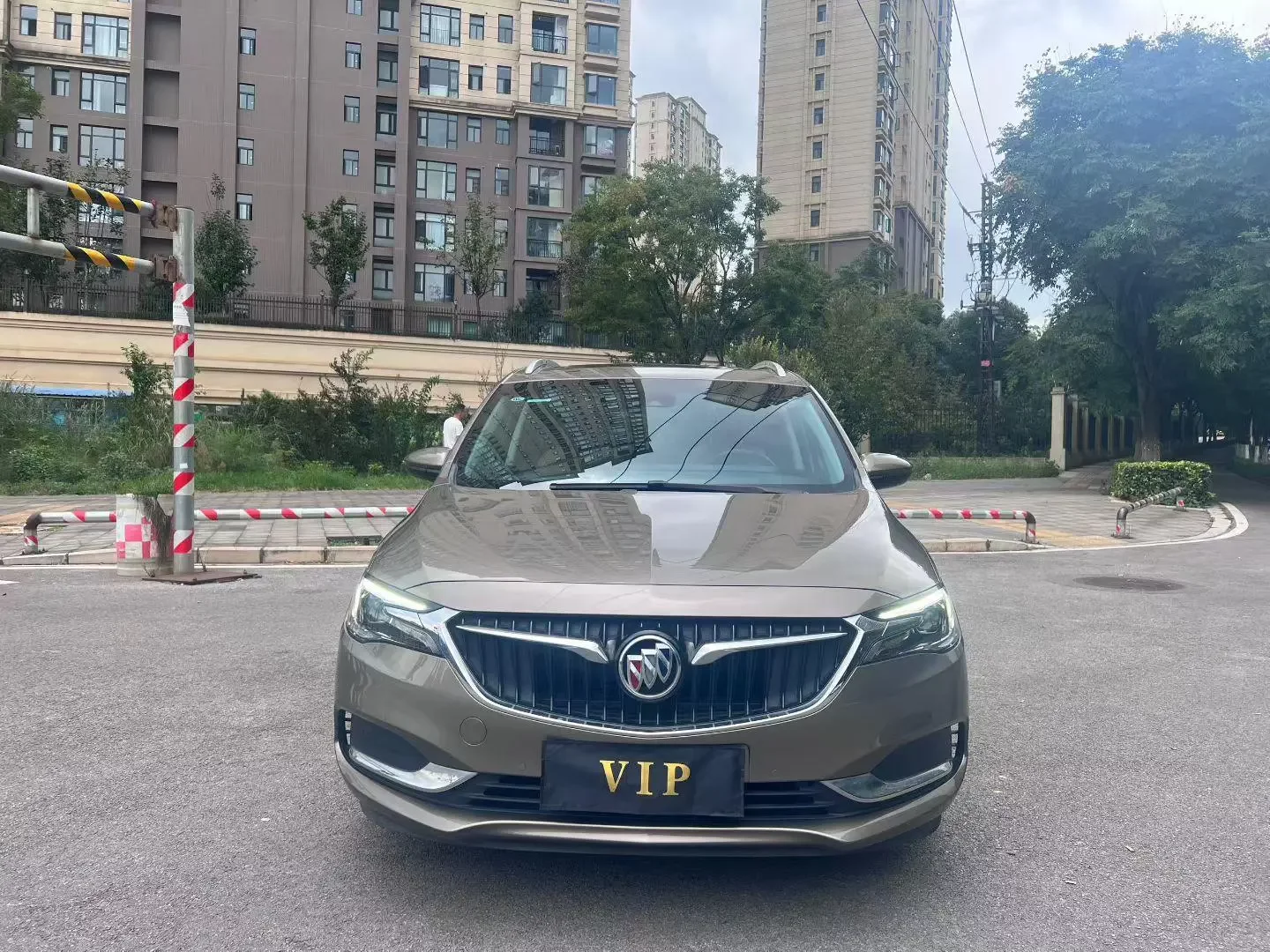 Buick GL6