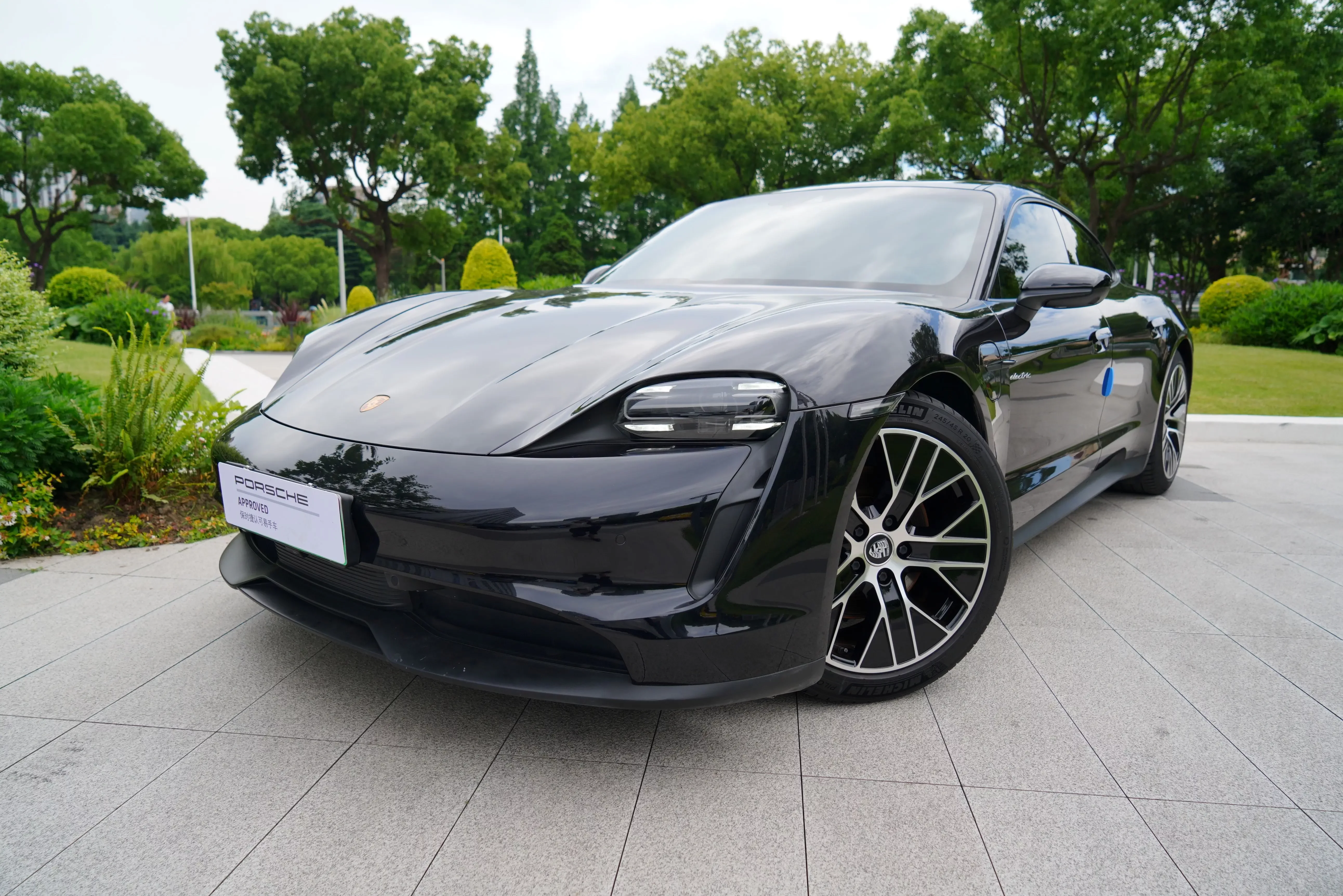 Porsche Taycan