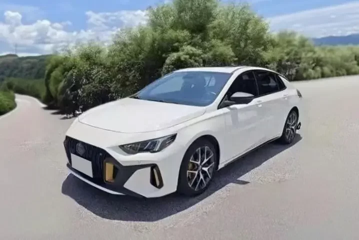 GAC Trumpchi Empow  из Китая