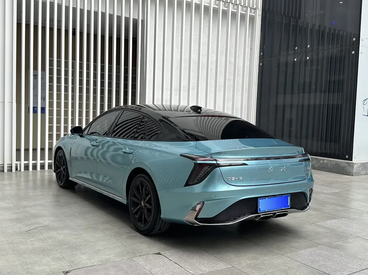 Hongqi H6